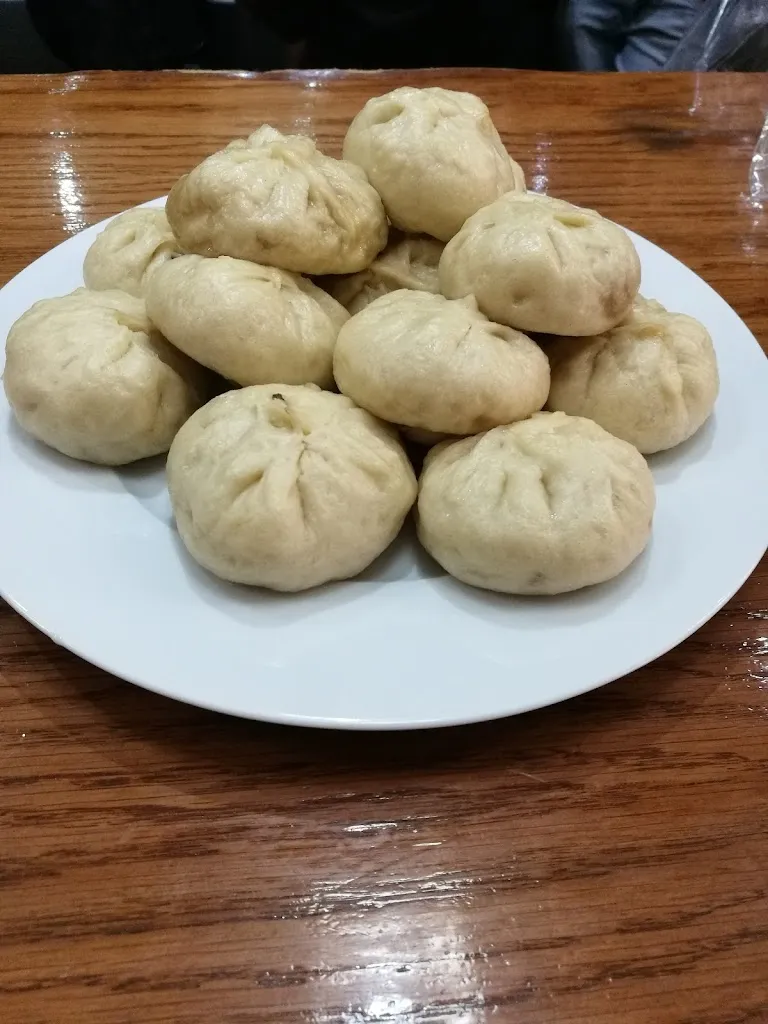 NOU HOLIDAYS restaurant in Montornès del Vallès