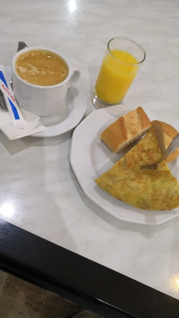 Chuspi 32_Restaurante Cafetería Lh_Navas_review