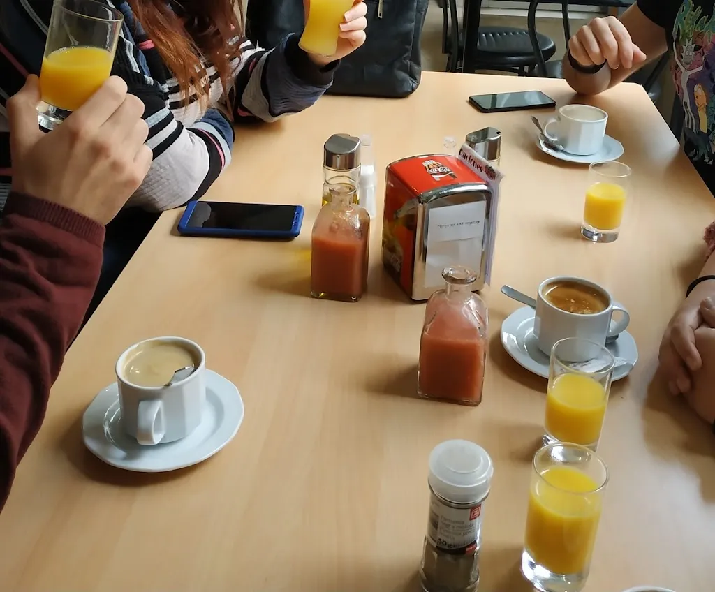 Ismael Romero_Restaurante Cafetería Lh_Navas_review