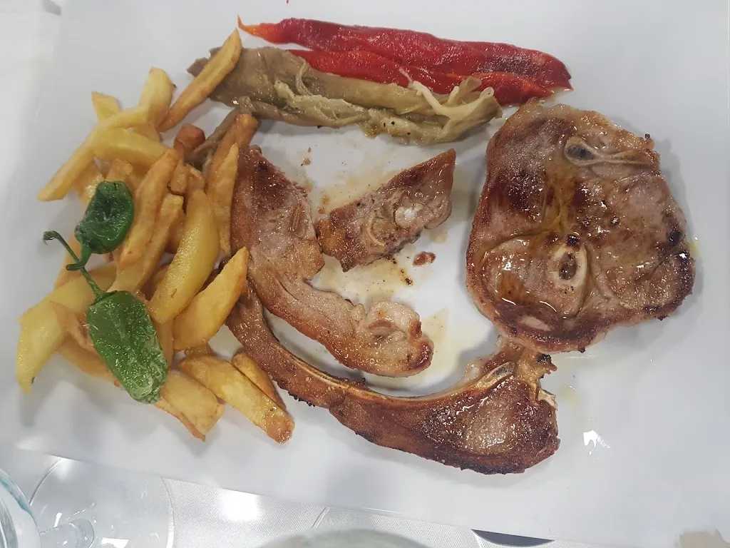 Joan Panadell_Bar - Restaurant - Hostal Muntané_Navarcles_recensione