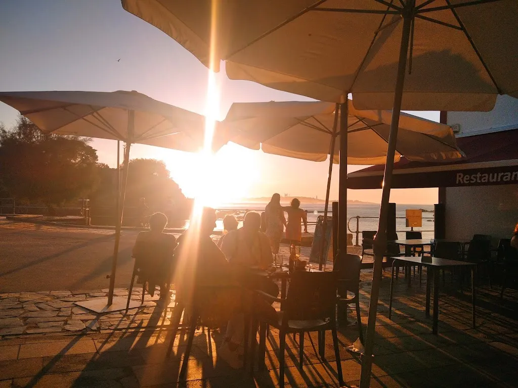 efren roza_El 13_Oleiros_review