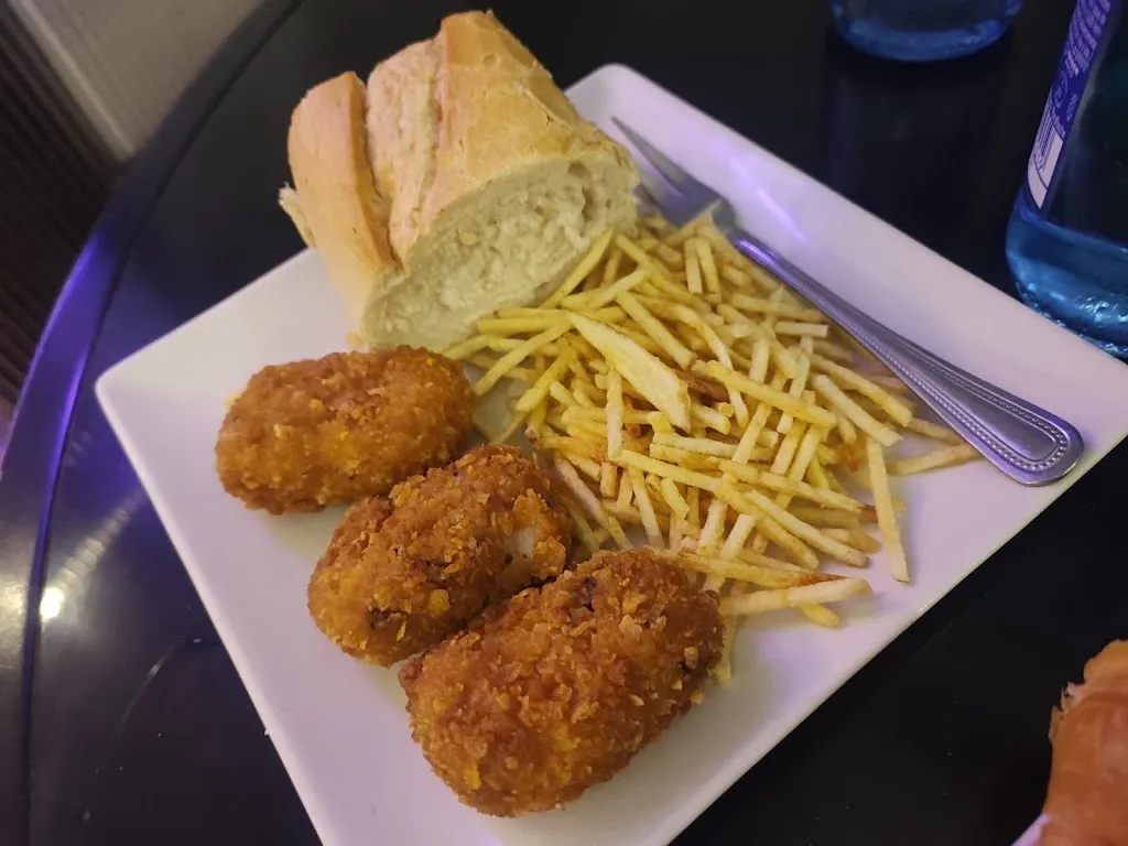 Angy_Luthier Restaurante_Oleiros_review