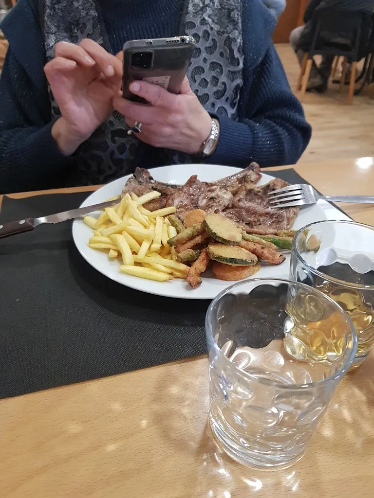 Menu_LA PARADA - bar restaurant_Olvan_image_2