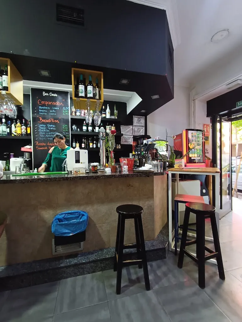 Luboš Harant_Oasis Bar & Restaurant_Orís_review