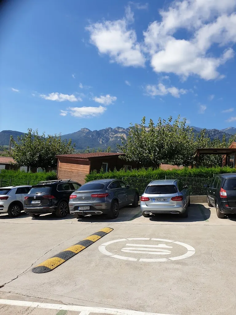 Alan Nield_Berga Resort_Olost_review