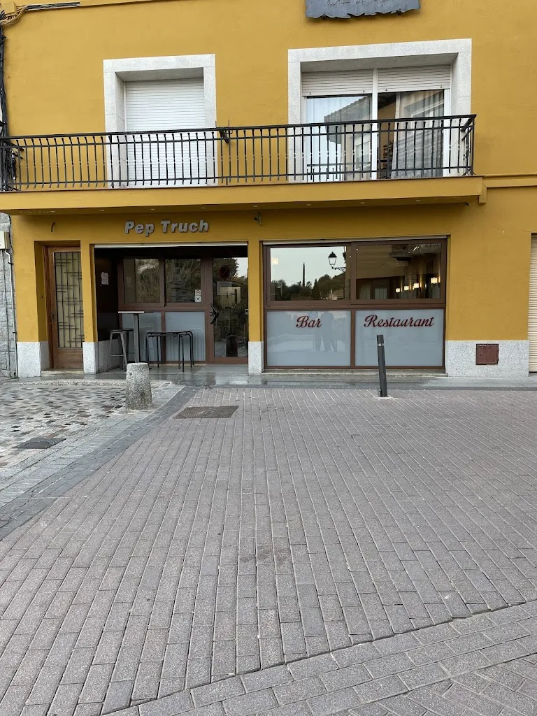 Restaurant Pep Truch_Òrrius_slider_image_3