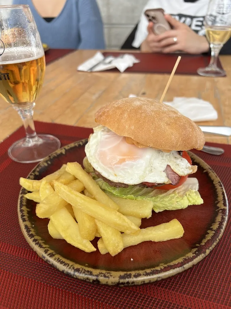 christian olmedo zapata_Bar & Restaurant Públic_Papiol El_review