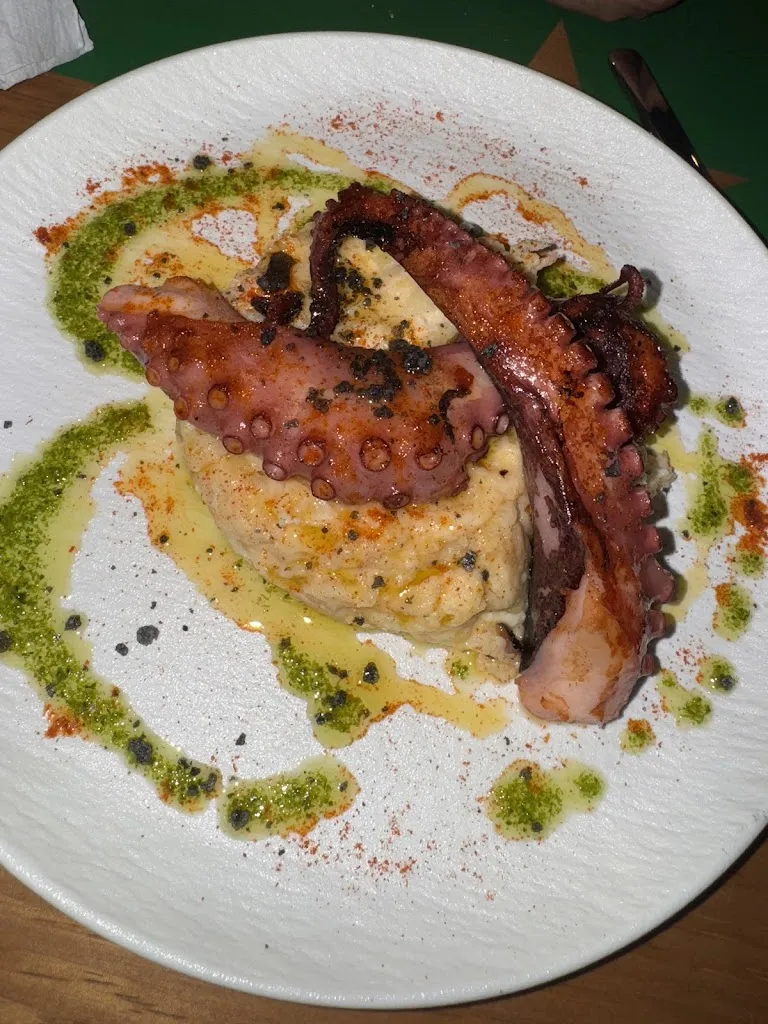 Lucia_Nomads Steak House_Piera_review