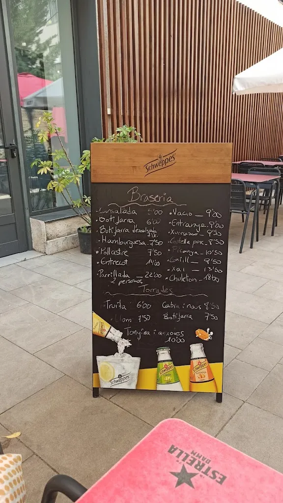 Francisco Robert_Bar Foment_Piera_review