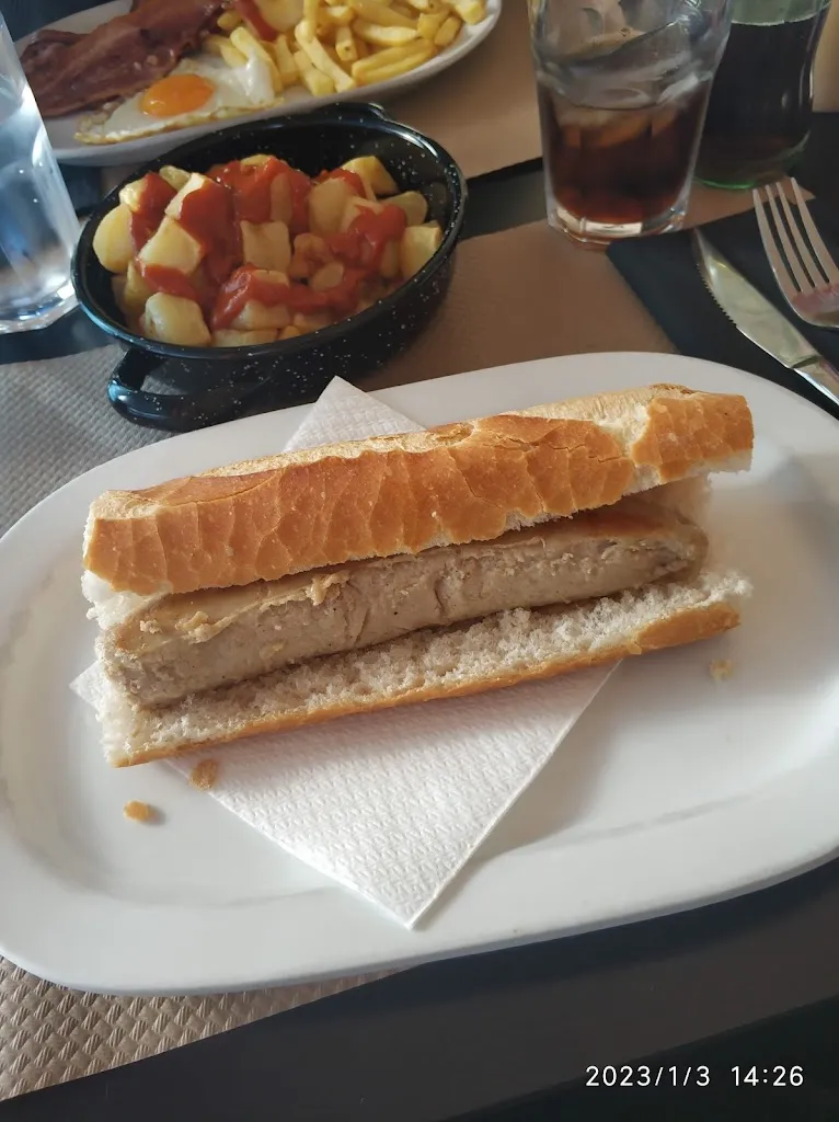 Maria Gonzalez_El Lokal Bar Pizzeria_Pobla de Claramunt La_review