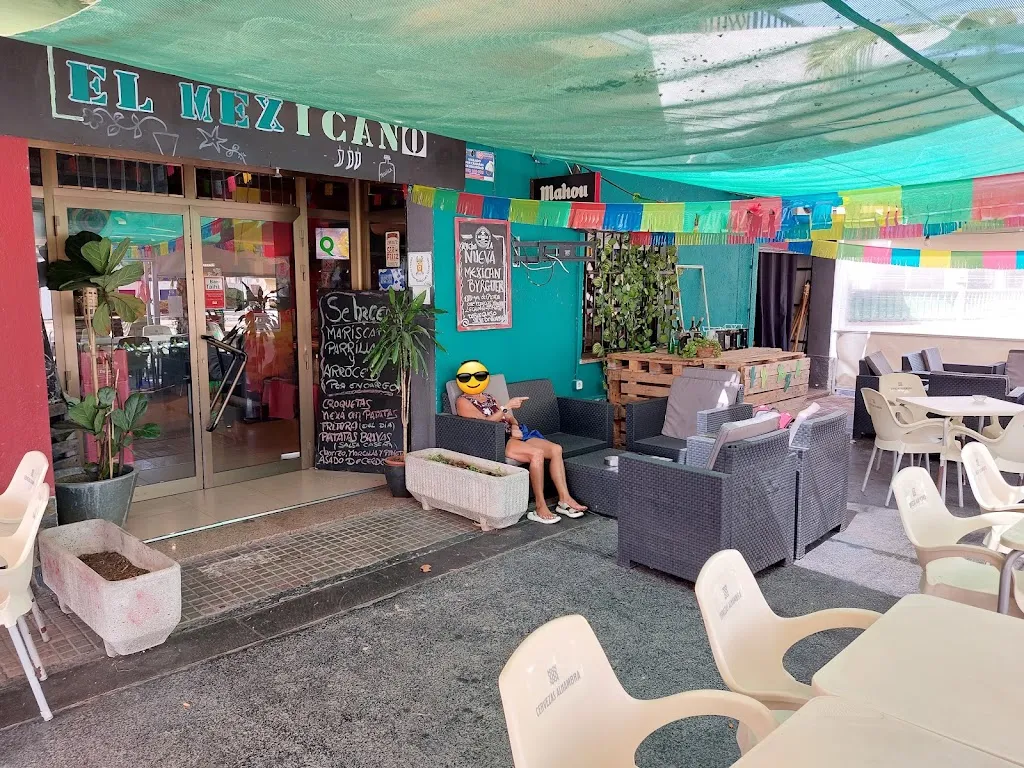 Tahiti restaurant in Palafolls