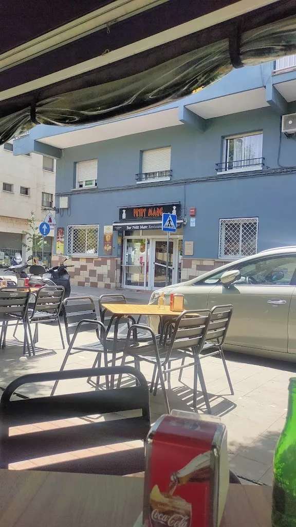 C J_Bar Petit Marc_Montcada i Reixac_review