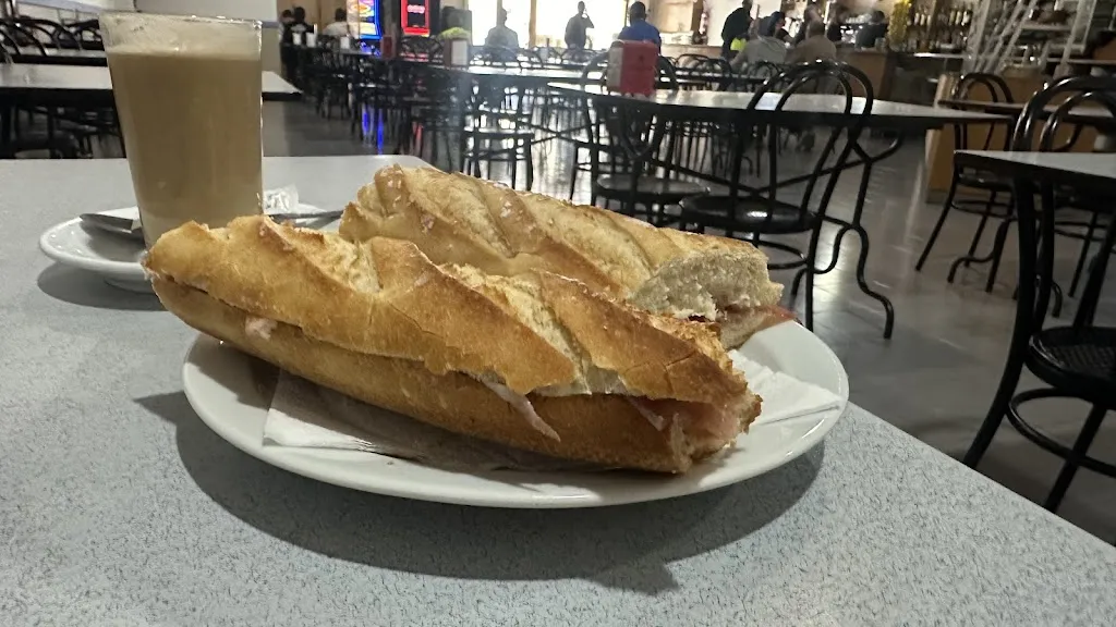 Vitalii Popkorn_Bar Restaurante el Poligono_Montcada i Reixac_review