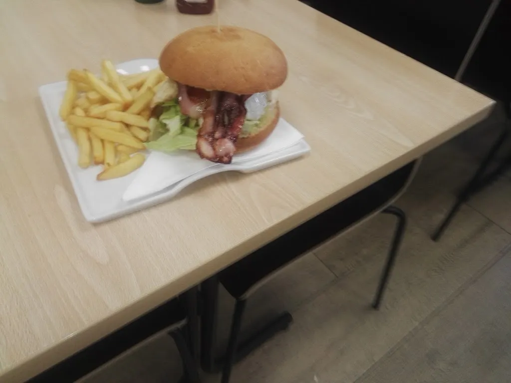 Menu_Frankfurt bar cafetería la family_Montcada i Reixac_image_5