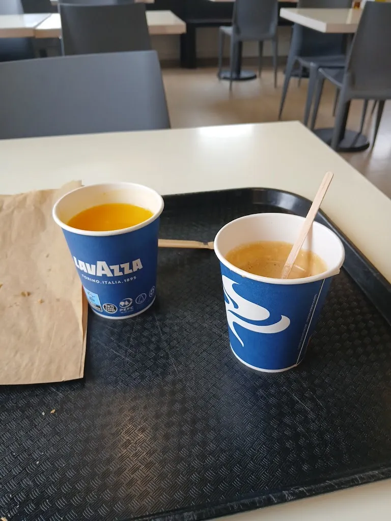 pascual farre saborit_Área de Servicio Montcada La Pausa - Sentido Sur_Montcada i Reixac_review