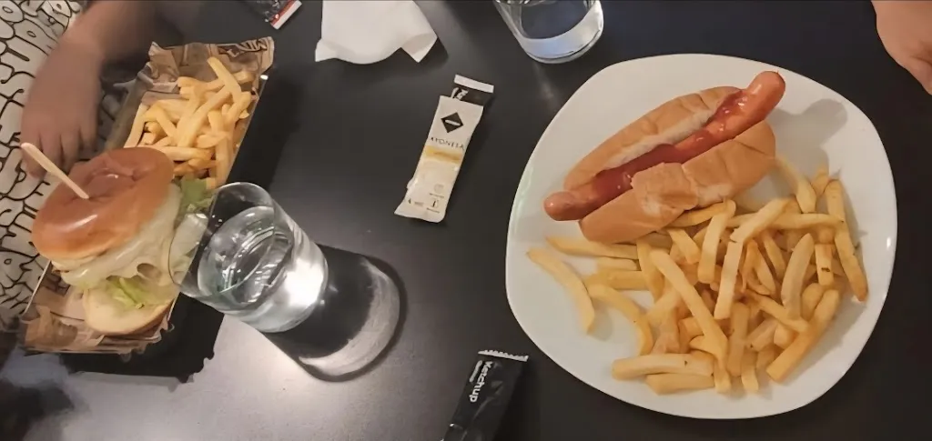 Arque Heri_Manhattan Burger Bar_Montcada i Reixac_recensione