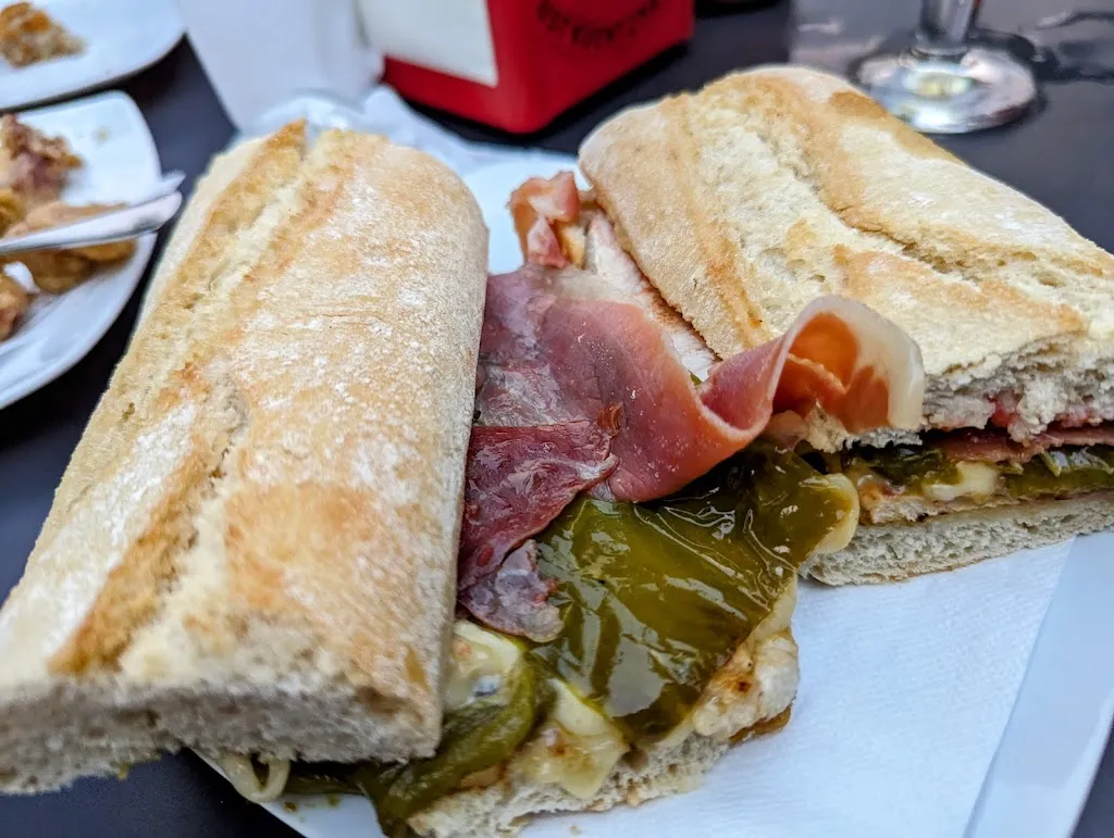 Alberto Cazares_La Alameda_Montcada i Reixac_review