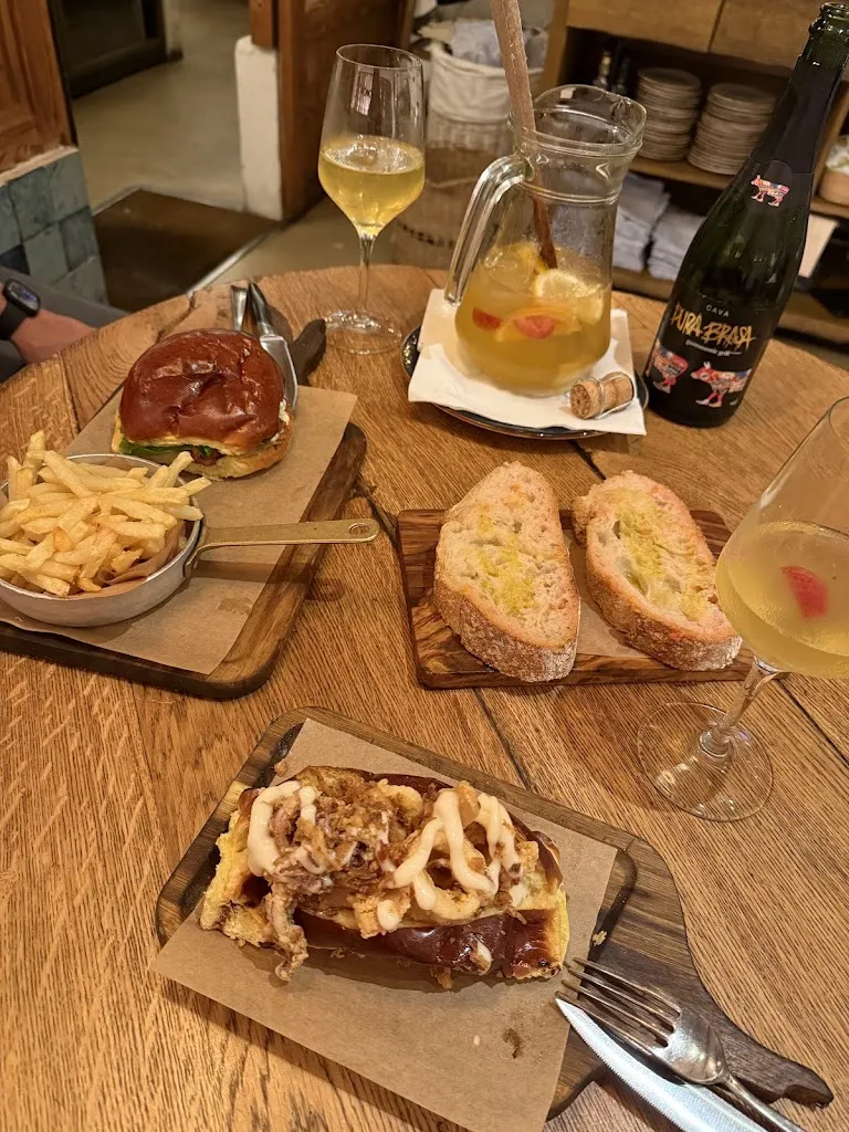 Rümeysa Gelişli_Chicken and Fish Grill_Pineda de Mar_review