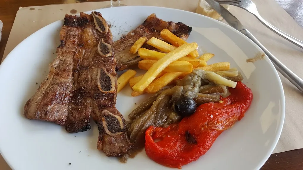 Zona esportiva Cal Lila Bar Restaurant_Prats de Lluçanès_slider_image_3