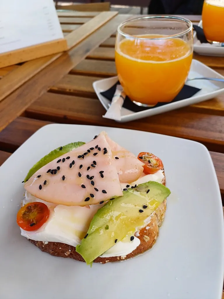 Gillian Hanna_El Celleret_Premià de Dalt_review