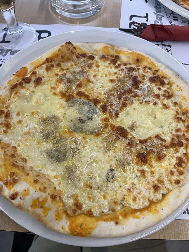 Gil Díez Monclús_Pizzeria El Pont_Roda de Ter_recensione