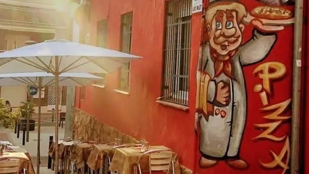 LA PIZZERIA DE LA ROCA restaurant in Roca del Vallès La