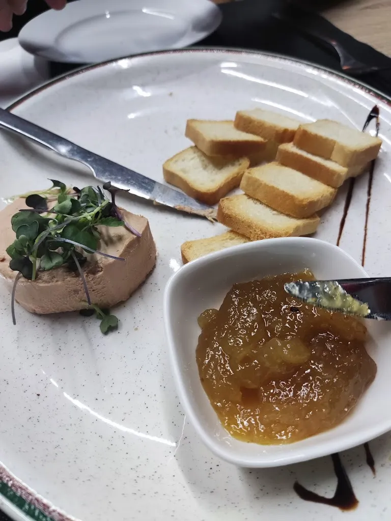 Isthar Saldaña Torio_Sandacos_Ripollet_review