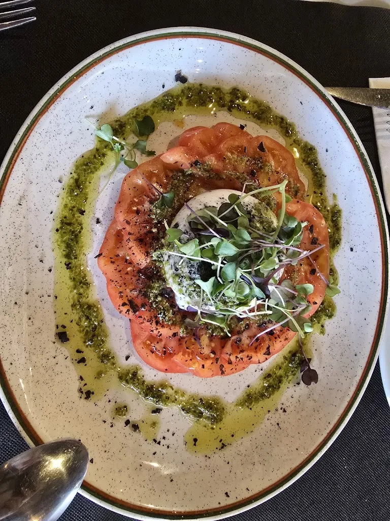 Eunice Diaz_Sandacos_Ripollet_review