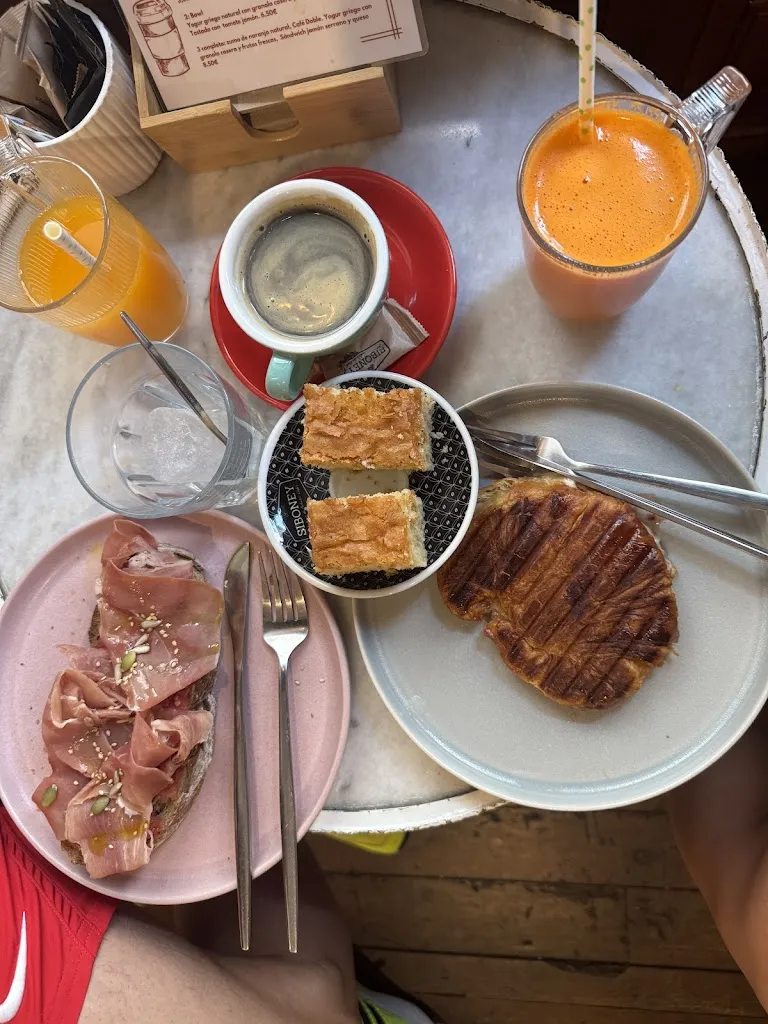 Yolanda Lopez_Cafe-Bar 