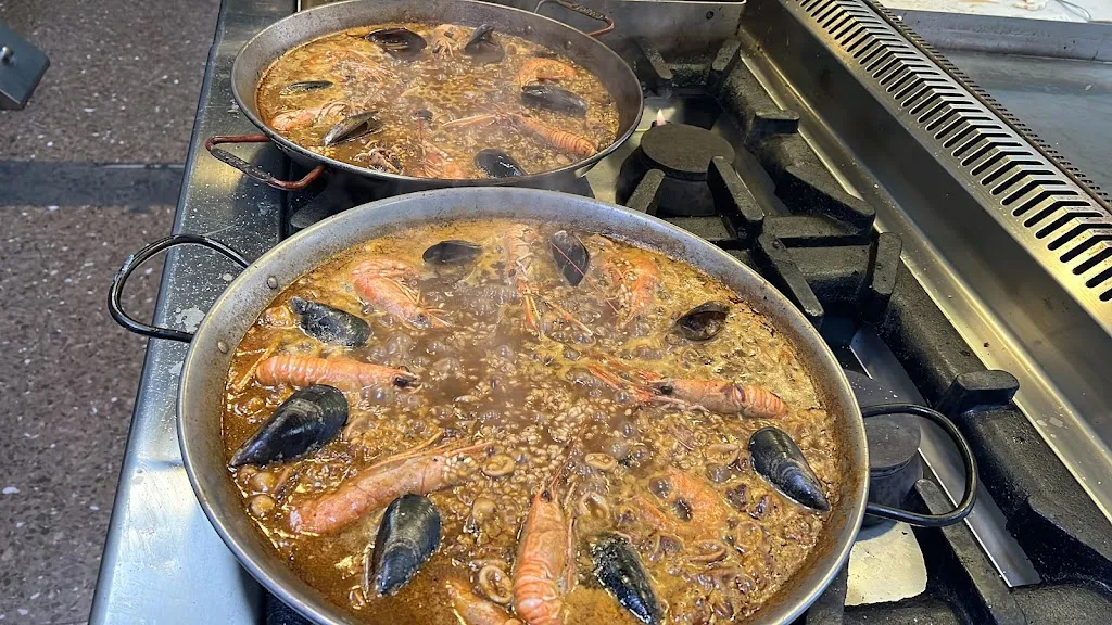 Loro Charly Ripollet Restaurant_Ripollet_slider_image_2