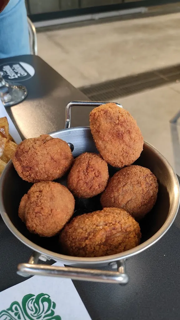 Francisco Pina Comendador_Cafetería Caffe Di Khalma_Ripollet_review