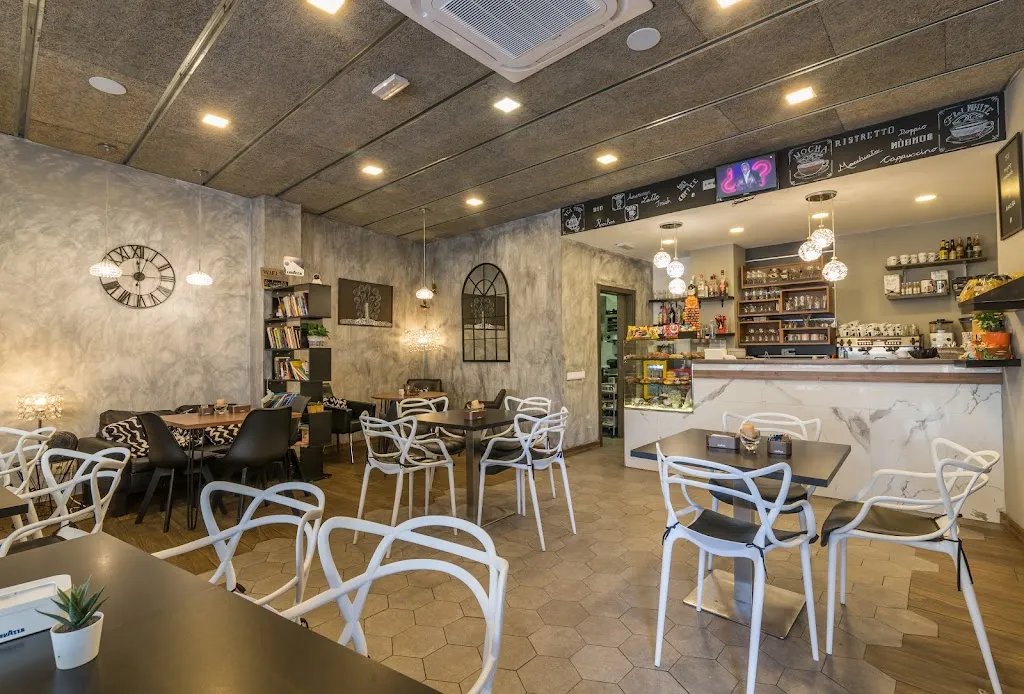 Cafetería Caffe Di Khalma restaurant in Ripollet