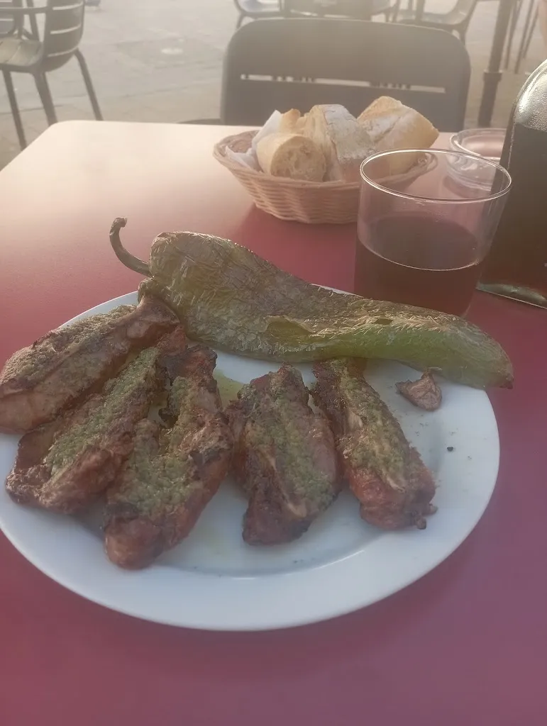 miguel reina sanchez_Bar Del Poble_Palau-solità i Plegamans_review