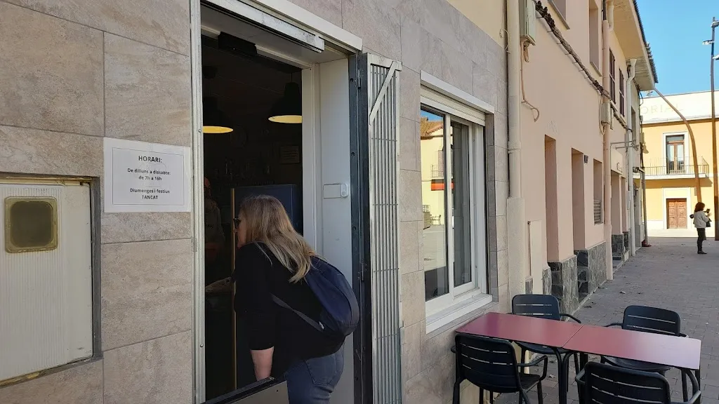 marc badia landros_Bar Del Poble_Palau-solità i Plegamans_review