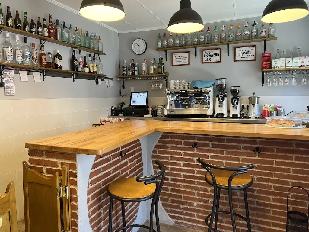 Bar Del Poble ristorante a Palau-solità i Plegamans