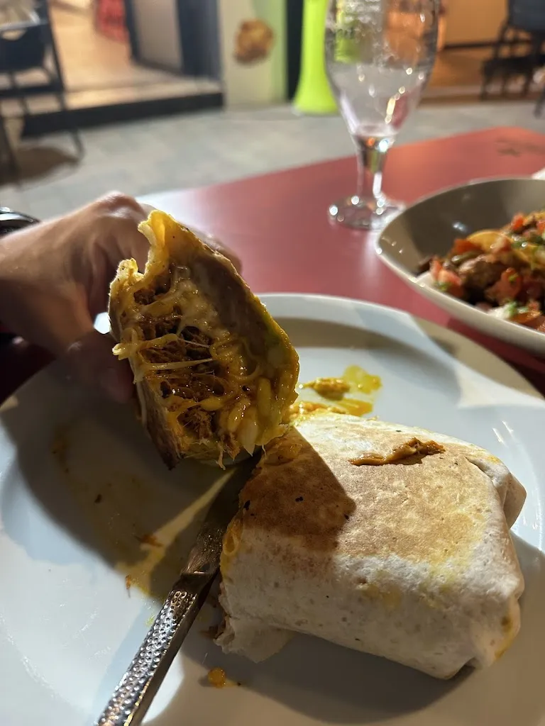 Paula López_La Burra_Palau-solità i Plegamans_review