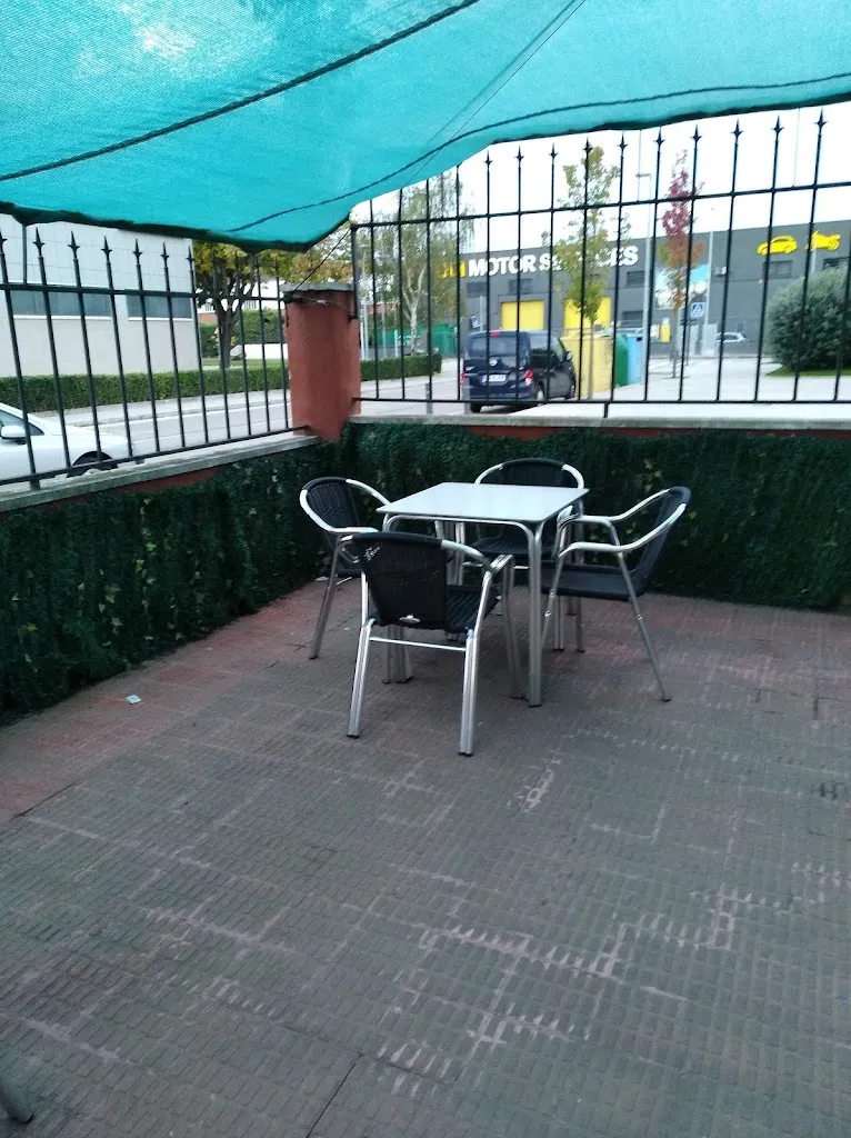 BAR LOS MIRLOS ristorante a Palau-solità i Plegamans