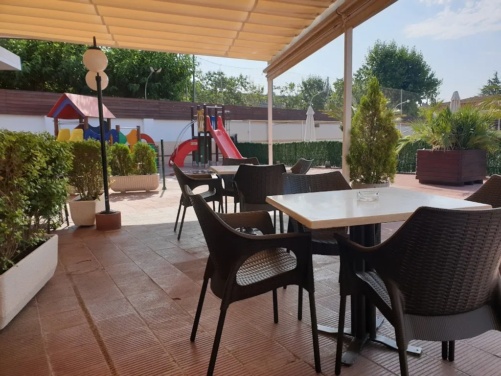 BAR-RESTARANT DIR PALAU restaurant in Palau-solità i Plegamans