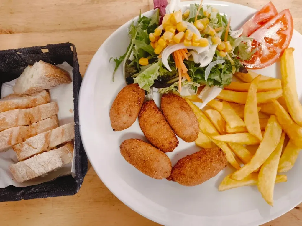 Bella L_Bar El Duende_Palau-solità i Plegamans_review