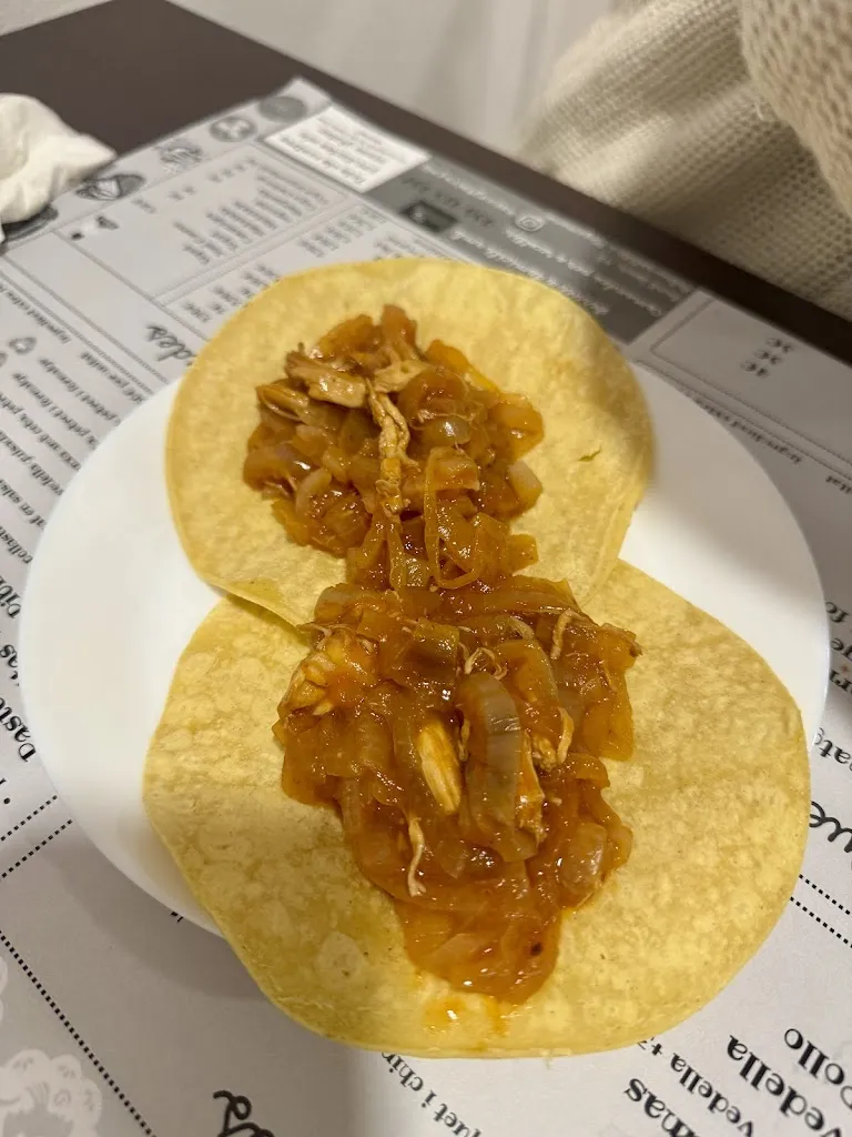 Menu_Amor y Tacos Spain_Palau-solità i Plegamans_immagine_6