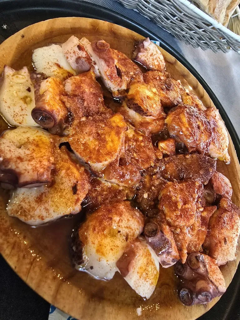 Enrique Martínez_3 pés en Noia- Eventos - Restaurante - Cafetería_Noia_review