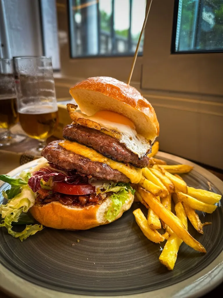 Guillermo Moreno Ruiz_LA REVUELTA_Polinyà_review