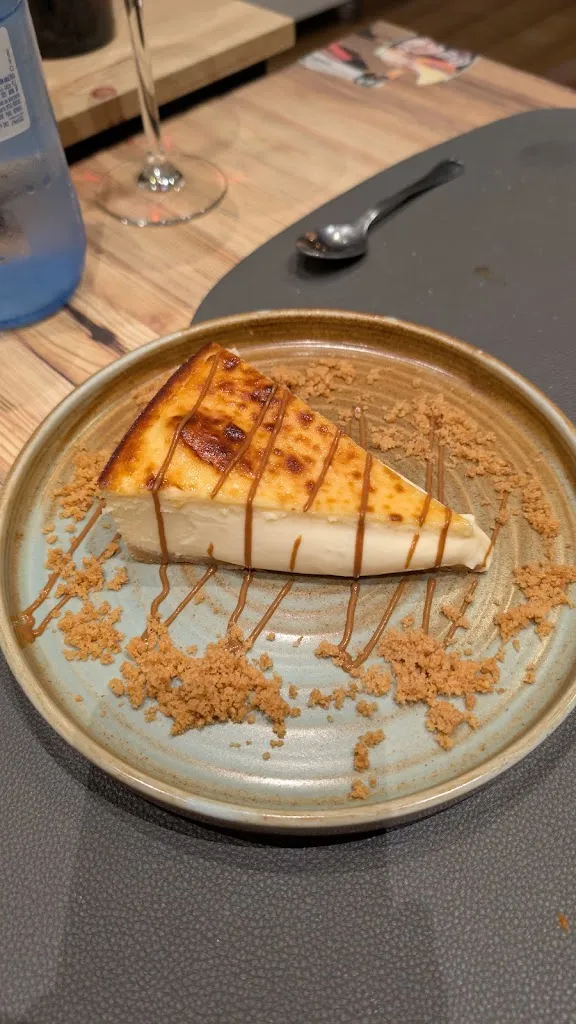 Joanne Westman_La Masia Sallent, Germans Parareda_Sallent_review