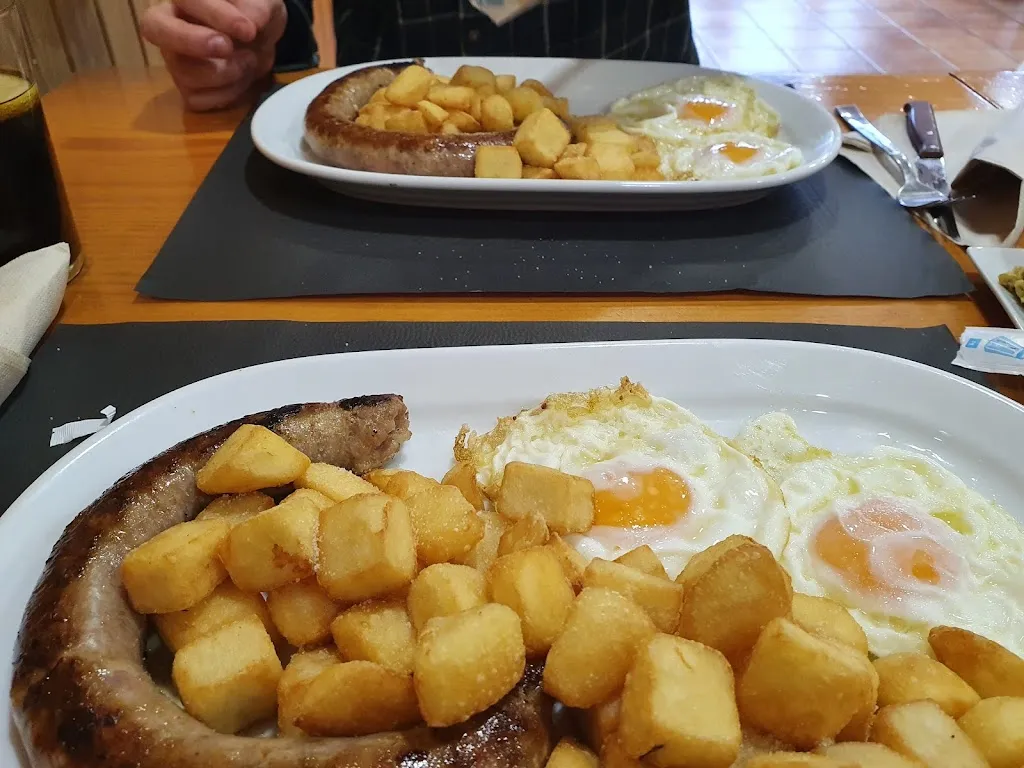 Katie Eyeington_L'Arc Bar_Saldes_review