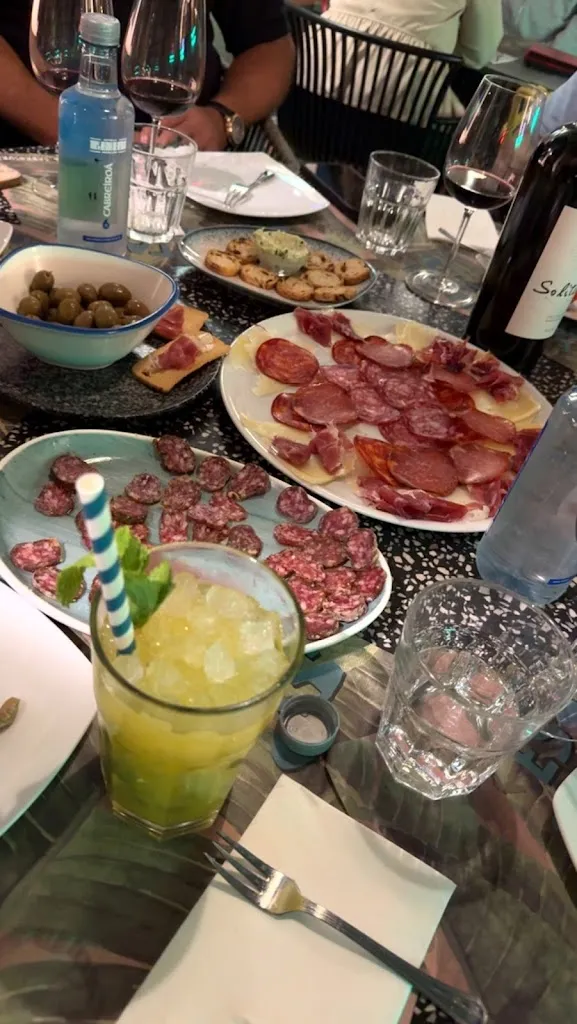 Mikey Leonard_Esquinita del Mojito_Sant Andreu de la Barca_review