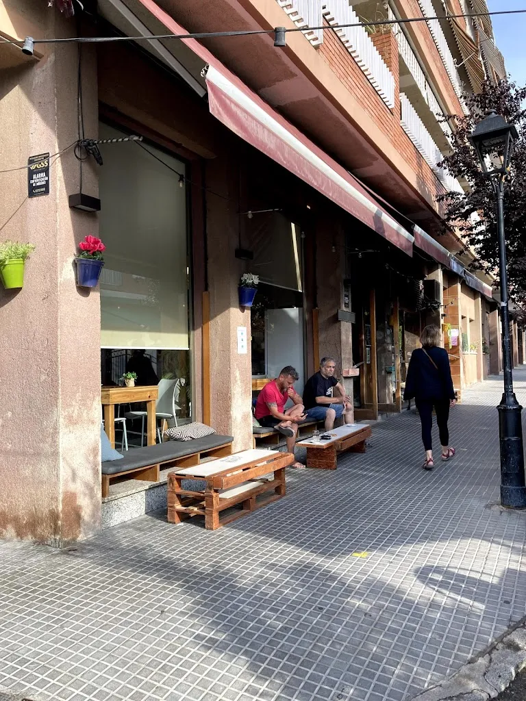 Bar-Pizzeria El Sui restaurant in Sant Antoni de Vilamajor