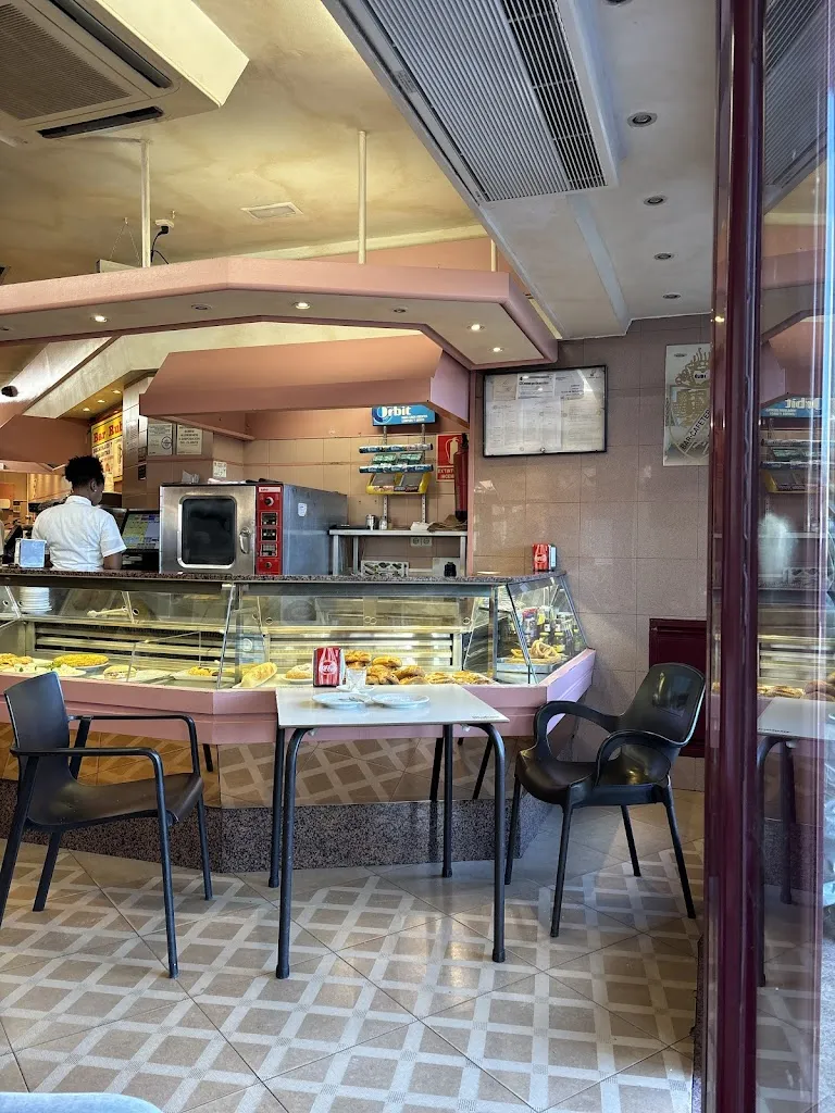 Qasim Khalid_Bar Rubí_Rubí_review