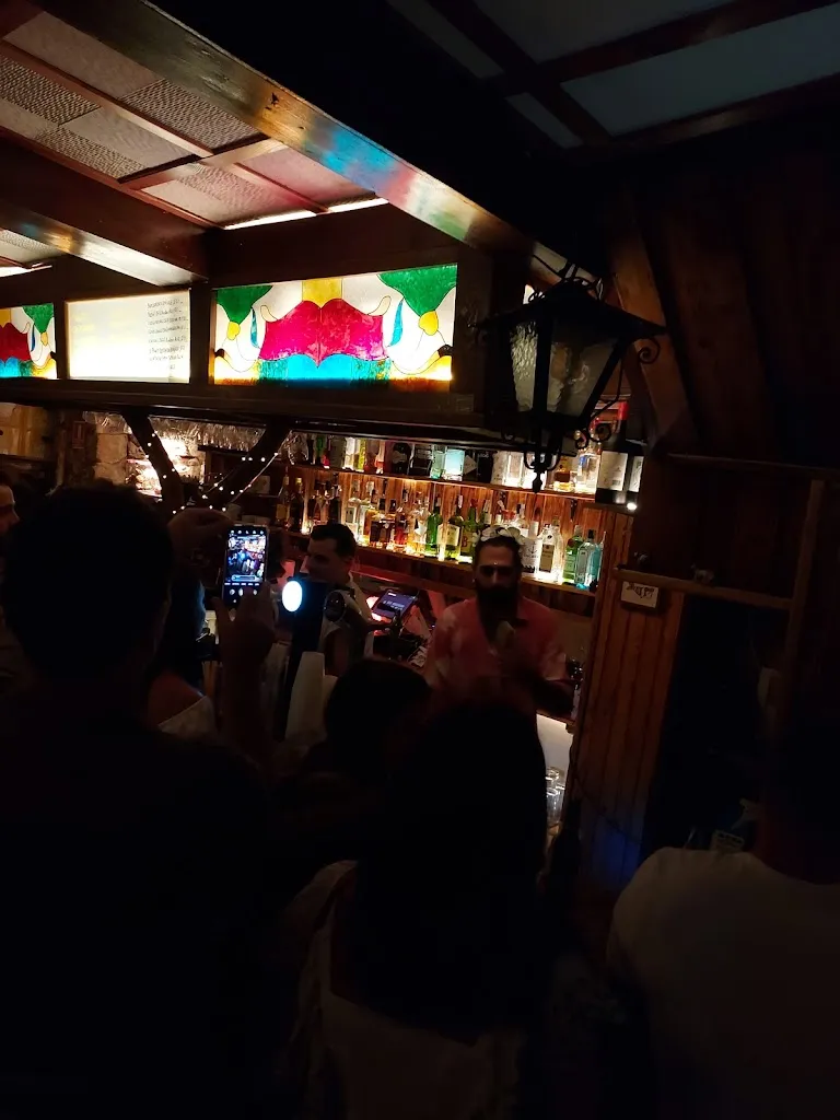 Chelo Rios_Bar Jaratusas_Noia_review