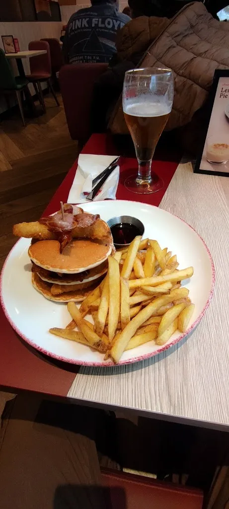 zayn alam_VIPS_Rubí_review