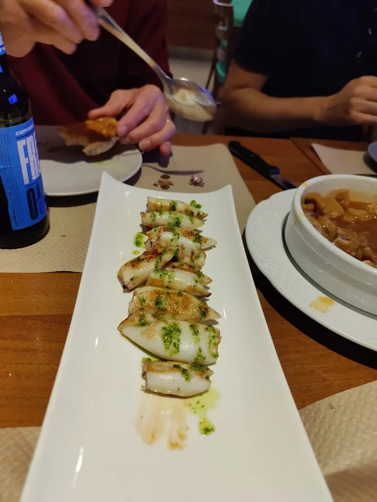 Renate Crîşmariu_Bar Restaurant Gómez_Rubí_review